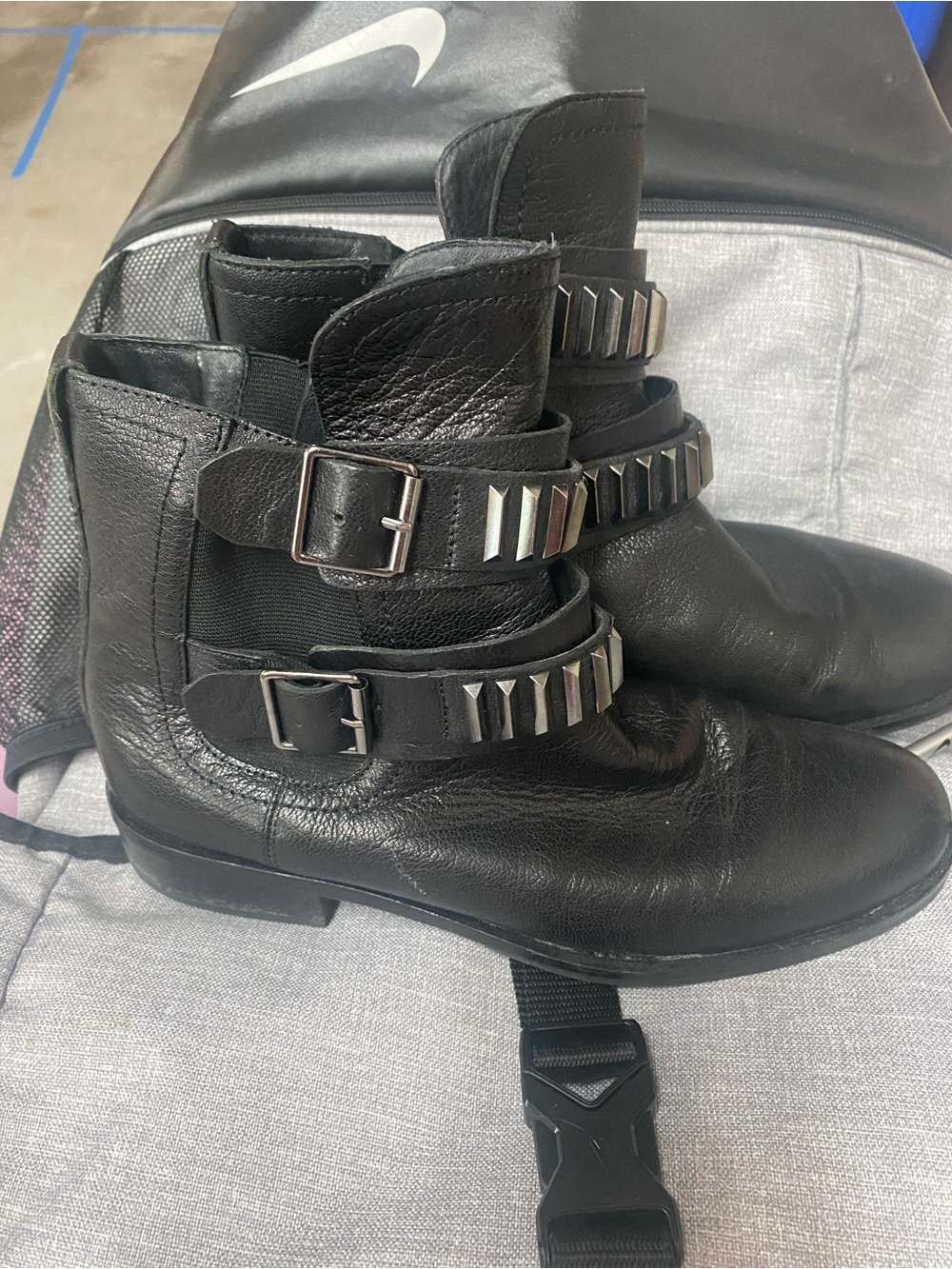 Pour La Victoire Black Leather Studded Ankle Boots